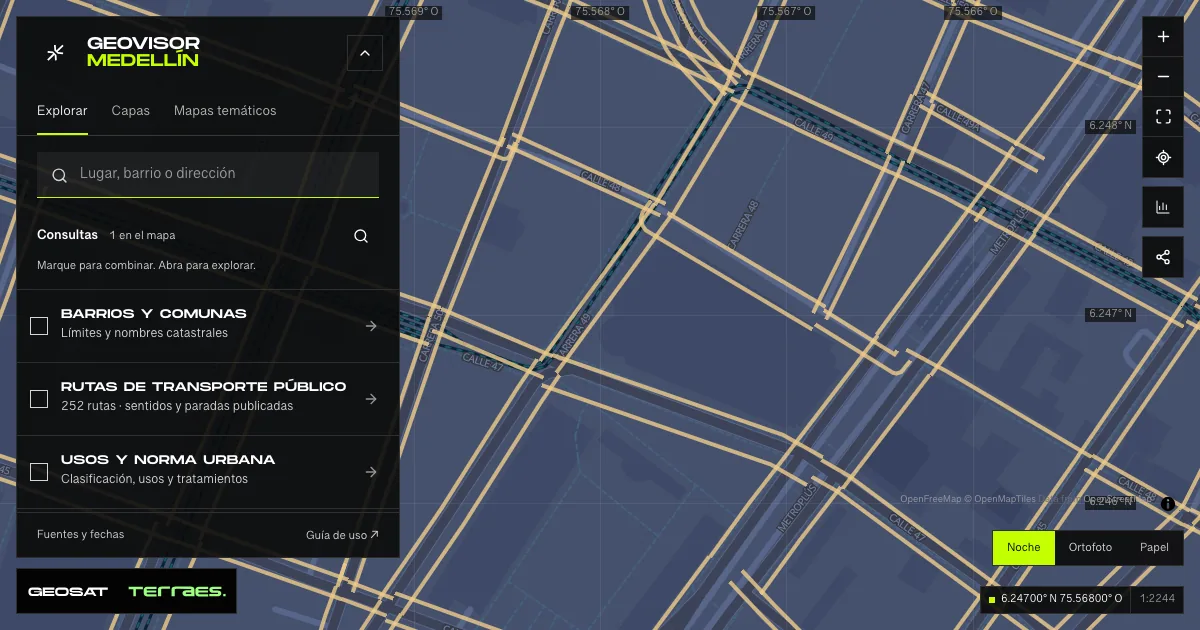 GeoSAT geovisor: “Sidewalks in this area” query enabled on the Medellín map.
