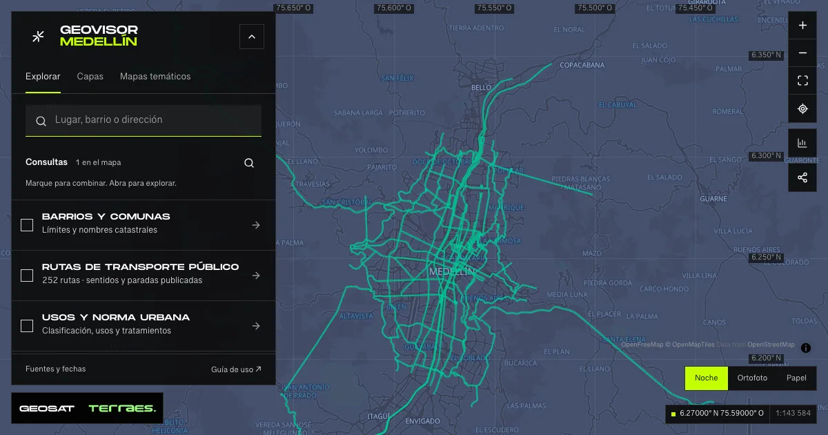 Geovisor GeoSAT: consulta «Corredores de transporte del POT» activa sobre el mapa de Medellín.