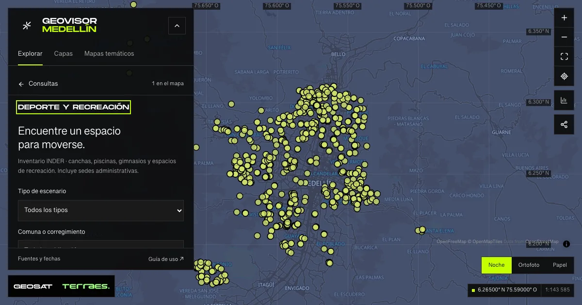 Geovisor GeoSAT: consulta «Deporte y recreación» activa sobre el mapa de Medellín.
