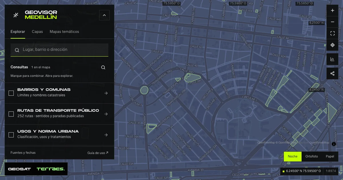 Geovisor GeoSAT: consulta «Parques y espacio público» activa sobre el mapa de Medellín.