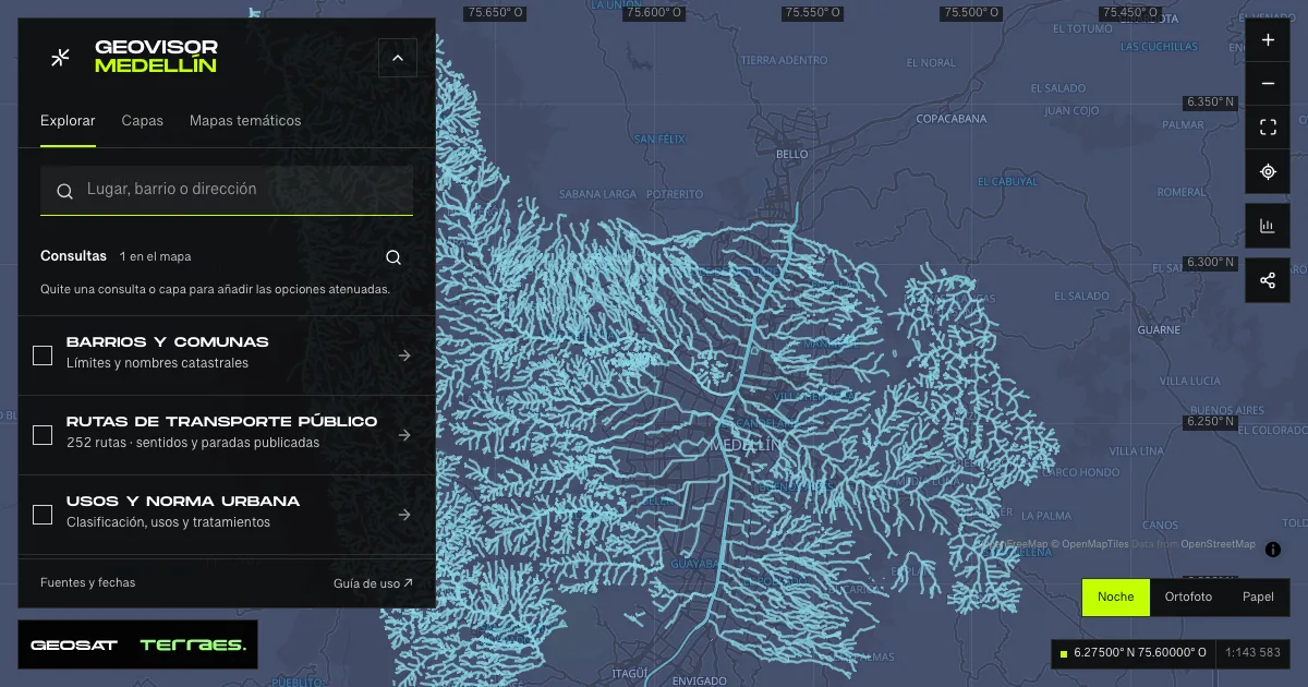 GeoSAT geovisor: “River and streams” query enabled on the Medellín map.