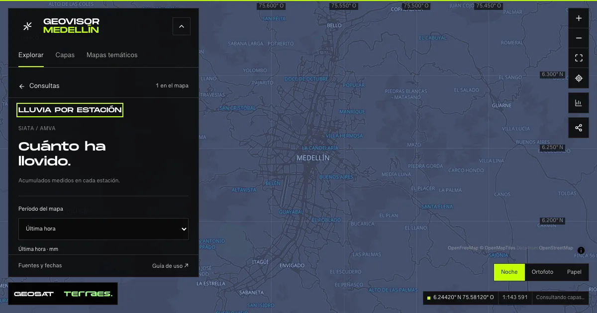 Geovisor GeoSAT: consulta «Lluvia por estación» activa sobre el mapa de Medellín.