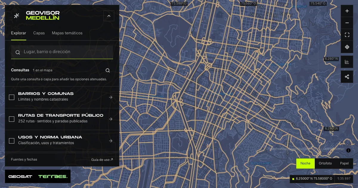Geovisor GeoSAT: consulta «Red peatonal y urbanismo táctico» activa sobre el mapa de Medellín.
