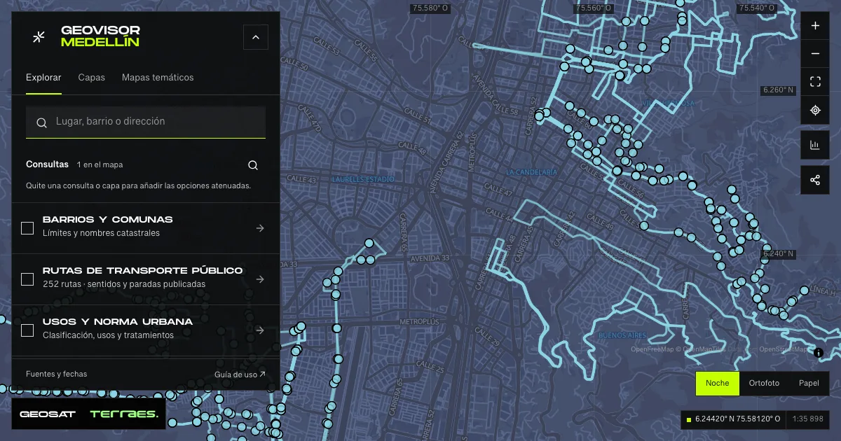 Geovisor GeoSAT: consulta «Rutas alimentadoras» activa sobre el mapa de Medellín.
