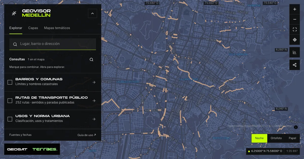 Geovisor GeoSAT: consulta «Puentes y obras de paso» activa sobre el mapa de Medellín.