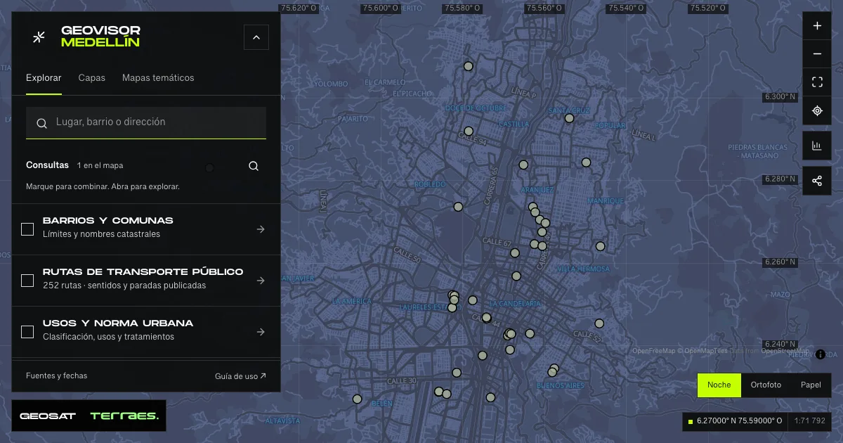 Geovisor GeoSAT: consulta «Reciclaje y aprovechamiento» activa sobre el mapa de Medellín.