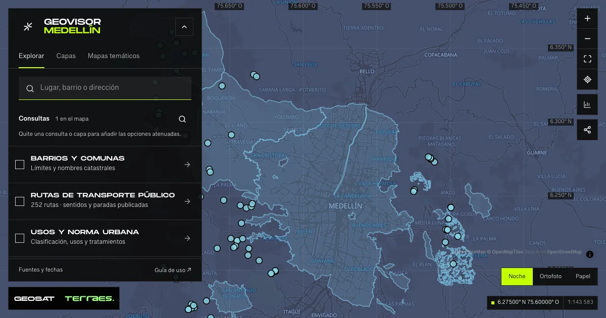 GeoSAT geovisor: “Water intakes and sanitary coverage” query enabled on the Medellín map.