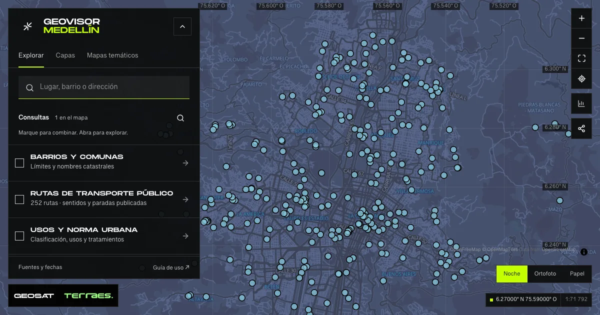 GeoSAT geovisor: “Public Wi-Fi locations” query enabled on the Medellín map.